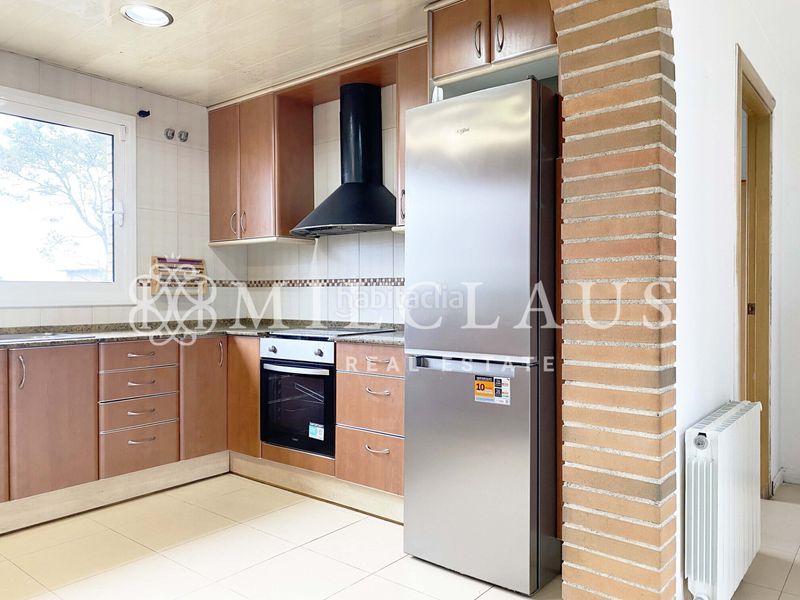 Foto 882b2459-9544-4cd7-9a07-a482ddb126a7. Xalet amb xemeneia calefacció aparcament a Mediona