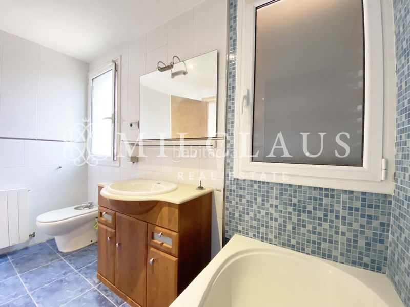 Foto 8ec678a9-cb19-441a-ad54-2741629e85a7. Xalet amb xemeneia calefacció aparcament a Mediona