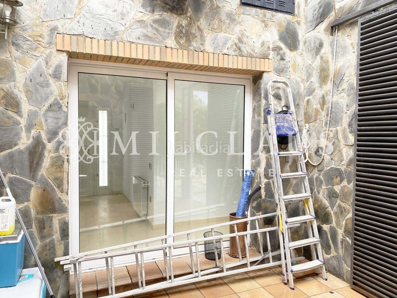 Foto 9eab4f61-b7c7-4c83-8a6e-9a957c8e9539. Xalet amb xemeneia calefacció aparcament a Mediona