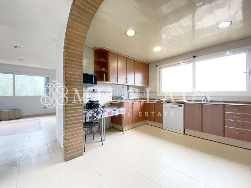 Foto a2f3f916-4d7d-477f-80a3-5cd5a1cd0049. Xalet amb xemeneia calefacció aparcament a Mediona