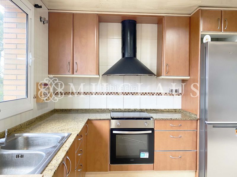 Foto a834eaf7-2308-414a-ad12-cc76ee5c6c88. Xalet amb xemeneia calefacció aparcament a Mediona