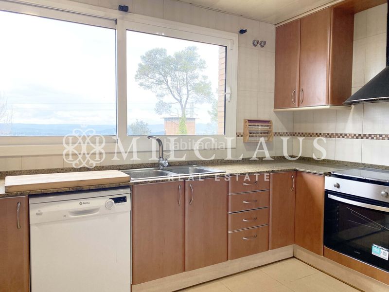 Foto b35af5c8-4a59-48ae-9734-d2055eda12b4. Xalet amb xemeneia calefacció aparcament a Mediona