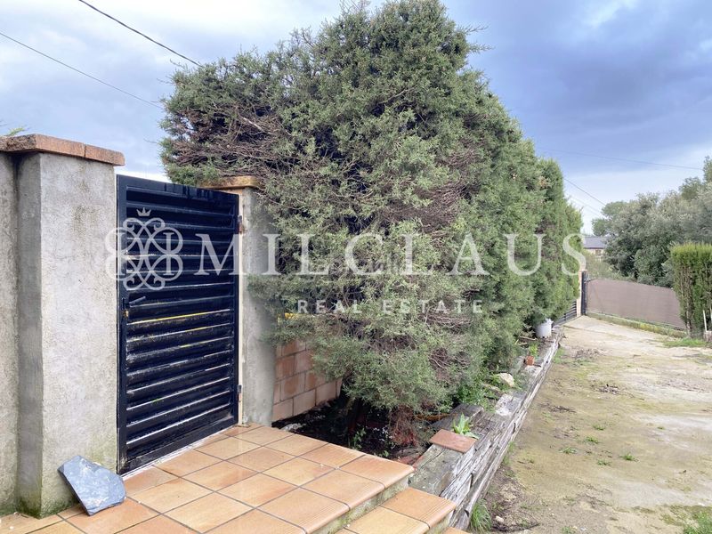 Foto c95e3338-b7a8-4310-a0dd-4e8278e14856. Xalet amb xemeneia calefacció aparcament a Mediona