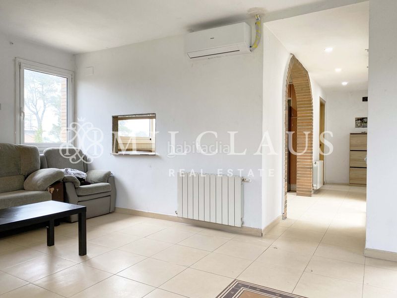 Foto cbf938b8-cc93-4238-8e5a-4d747f811bc3. Xalet amb xemeneia calefacció aparcament a Mediona