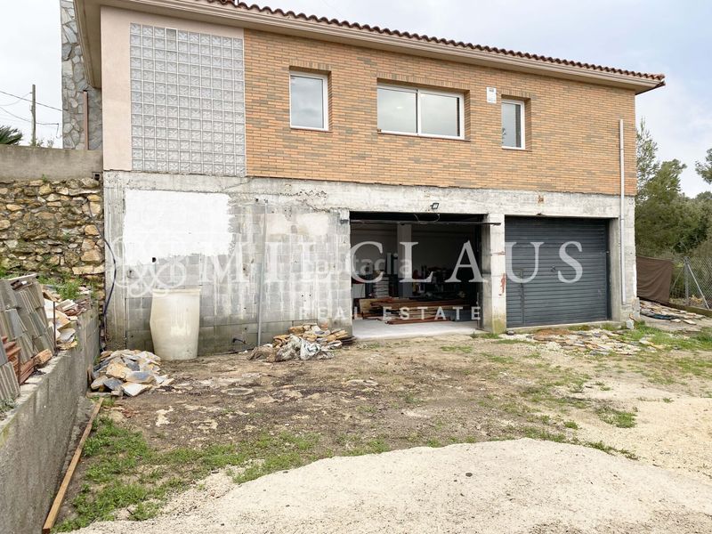 Foto cf61a69a-520f-46f8-a3af-350ce38c5a9e. Xalet amb xemeneia calefacció aparcament a Mediona