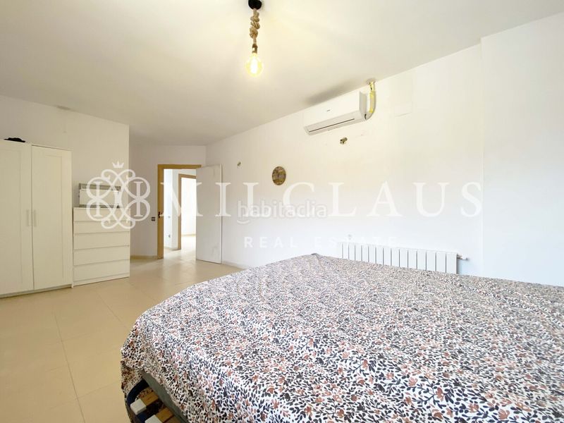 Foto e08be433-3b75-4204-aea1-c1c51d967235. Xalet amb xemeneia calefacció aparcament a Mediona