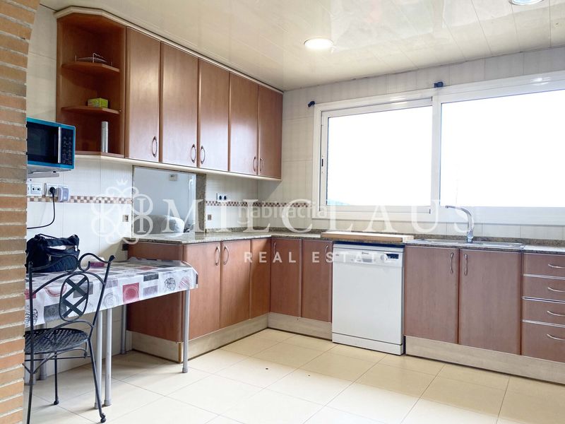 Foto f607e485-2203-4ee3-a9cf-07f5b3bb3eb2. Xalet amb xemeneia calefacció aparcament a Mediona