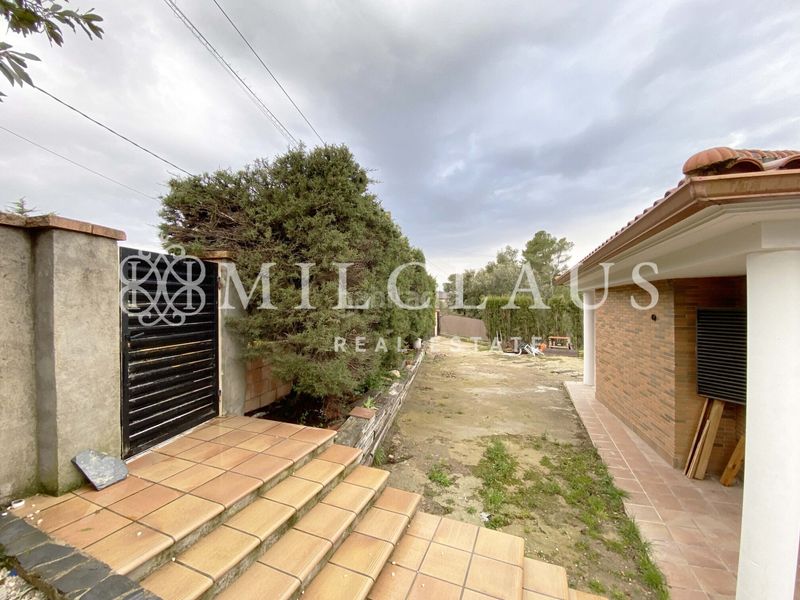 Foto f93ad19f-3a2b-4a82-80f1-5b83709d21c8. Xalet amb xemeneia calefacció aparcament a Mediona