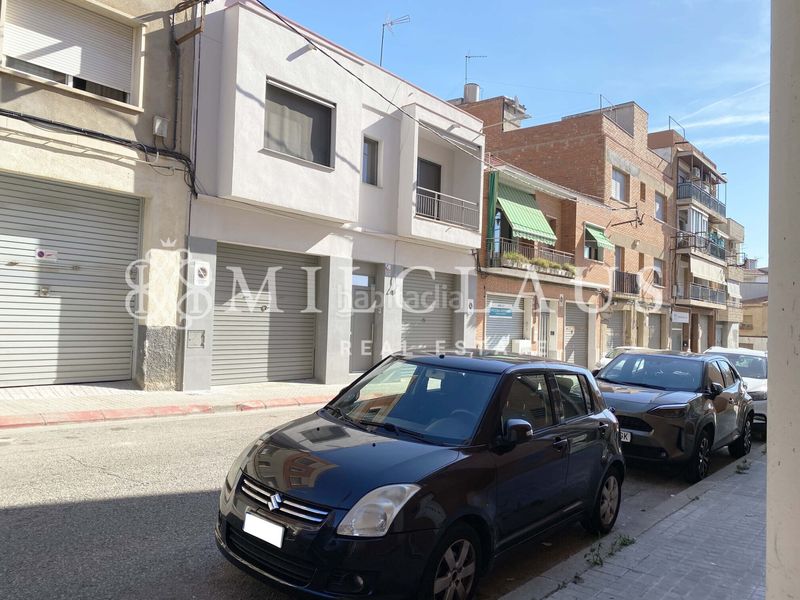 Foto c8fc91f5-b909-45b0-8c62-84361415b38f. Pis amb calefacció aparcament a Els Merinals Sabadell