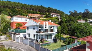 House  Carretera camposancos