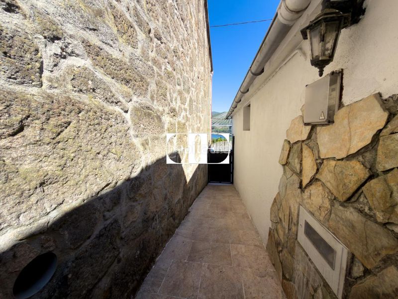 Foto f792cb5a-92e2-48cb-99f2-0c8df99d95bb. Casa en Redondela