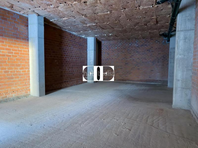 Foto 156d0988-3118-4ae2-8cda-c93062735d6a. Alquiler local comercial en Plaza de la industria Vigo