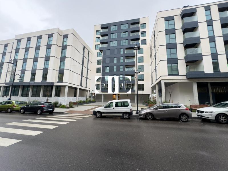 Foto 1c9f3a36-bafc-404e-a423-d79bd9fb0777. Alquiler local comercial en Plaza de la industria Vigo