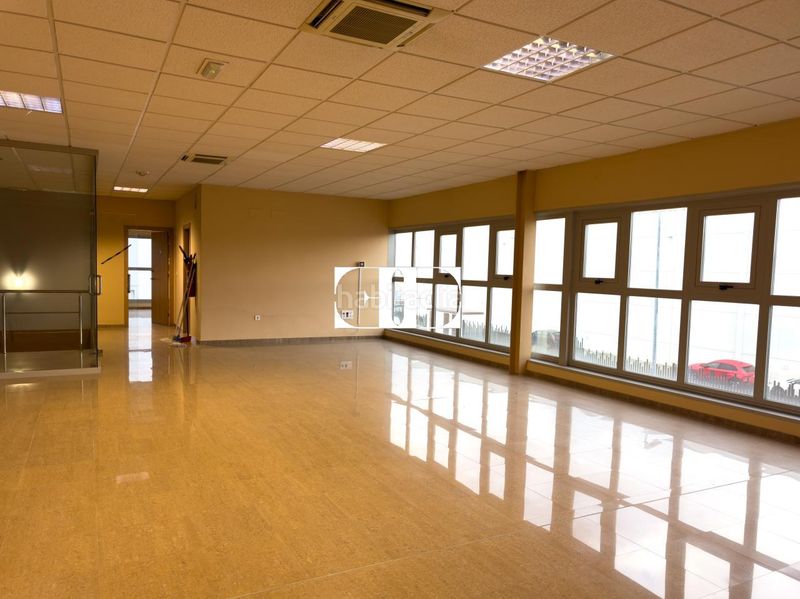 Foto 68e816f2-9f86-4972-a1c9-fdd75e491cad. Nave industrial en Tui