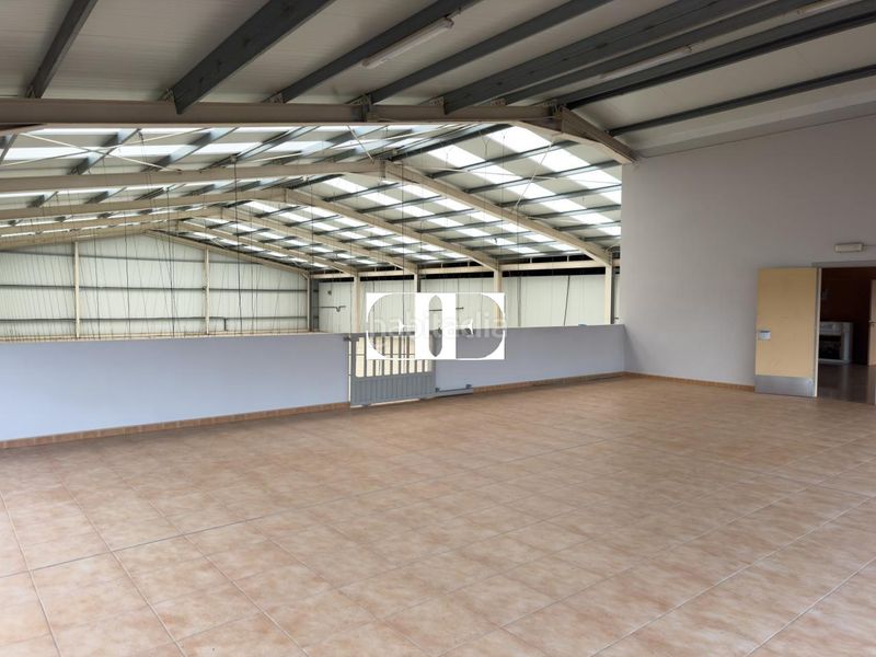 Foto 7ab9dfa1-11f7-4fbd-98dd-4f854b81f668. Nave industrial en Tui