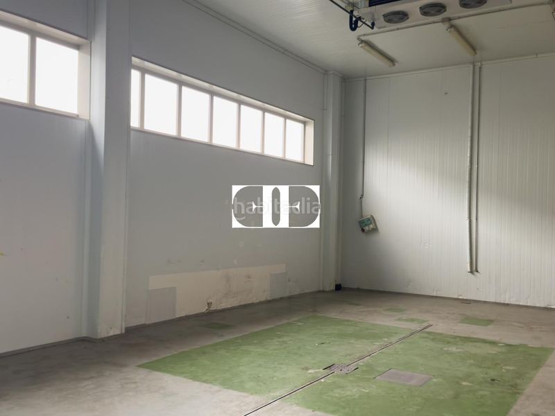 Foto 8179a80d-0a42-40c0-a772-30af146dd78c. Nave industrial en Tui