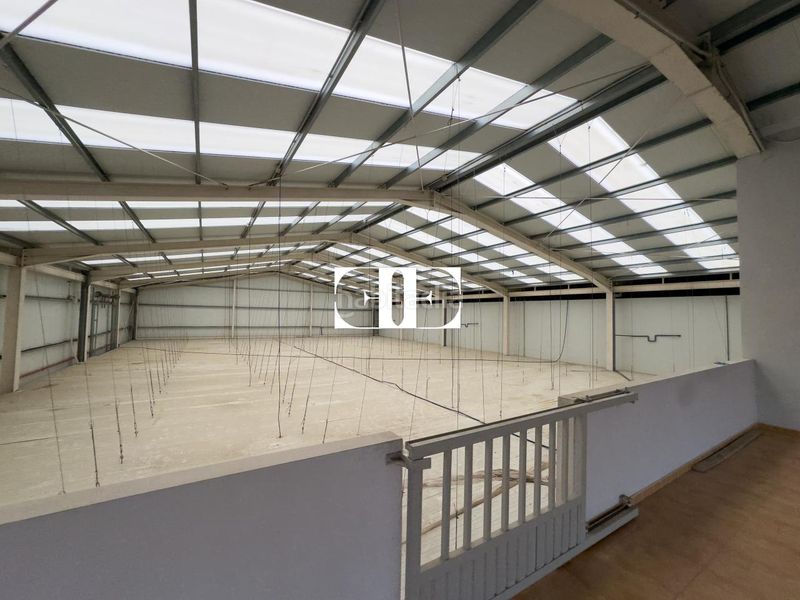 Foto 8d97e84d-43ba-43fa-98bc-127b1fe61229. Nave industrial en Tui