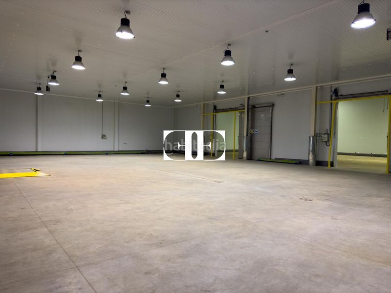 Foto 8dfc65f0-88b3-498d-9414-fc1385a89658. Nave industrial en Tui