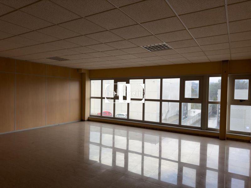 Foto a0838edb-2547-4f09-b996-d420c23d8a02. Nave industrial en Tui