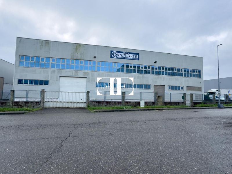Foto a26081b3-b038-4035-966c-8ffcd1071a9b. Nave industrial en Tui
