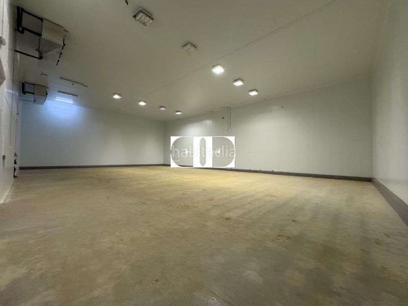 Foto a6aae1dc-5708-484b-943a-22046354f688. Nave industrial en Tui