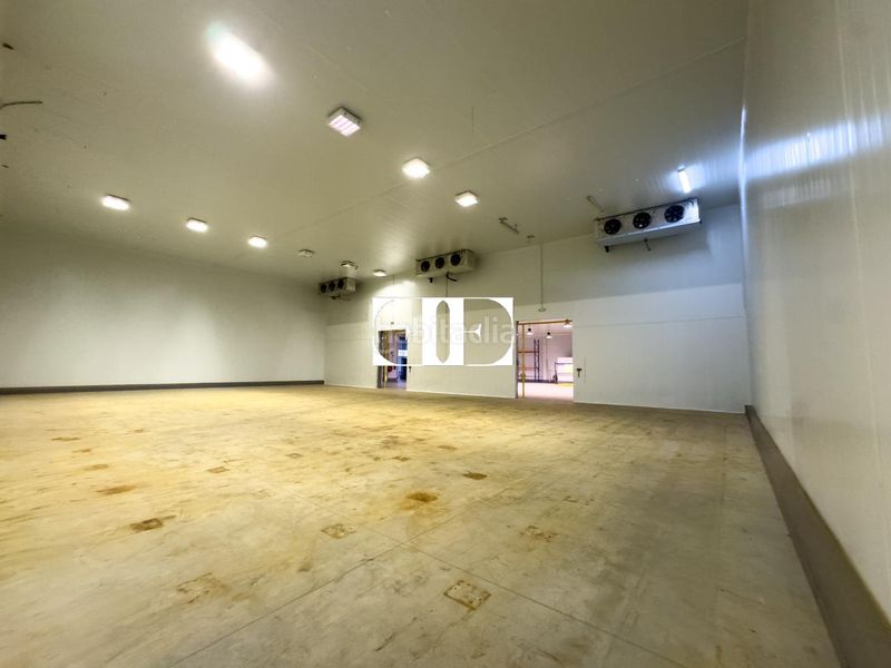 Foto a859738b-ca59-449d-b632-2f21971bbd83. Nave industrial en Tui