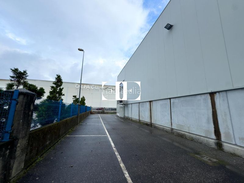 Foto b69c5f6f-f063-499f-9395-70bc537761d7. Nave industrial en Tui