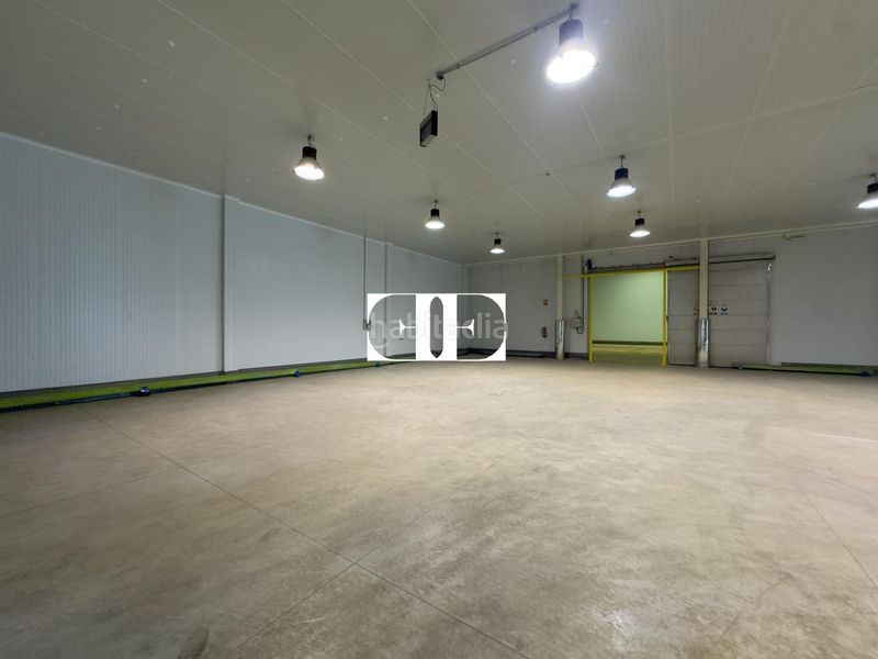 Foto bc38e991-7a61-41ff-a93f-55d178f97e1c. Nave industrial en Tui