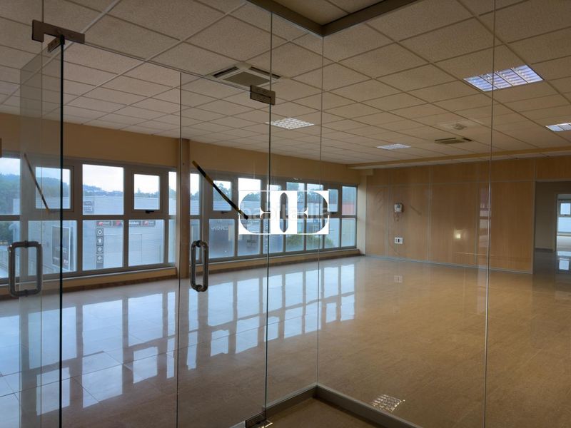 Foto d18e3fdd-43fc-4092-913f-c3c0fd0e4758. Nave industrial en Tui