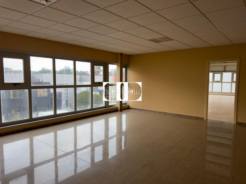 Foto d3e807a8-ad4a-4bda-ade1-6abcd07985b4. Nave industrial en Tui