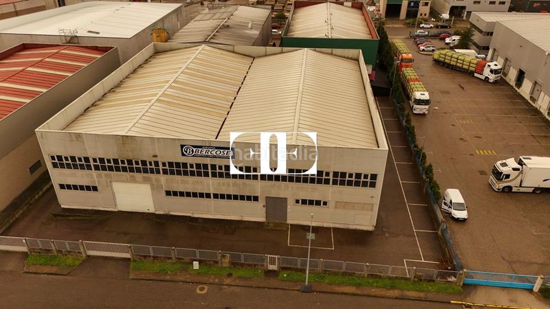 Foto dd47aa12-db7d-46ac-8ed1-5479742ed6f0. Nave industrial en Tui