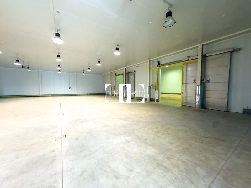 Foto faa0dbdf-40d7-4d69-98e1-a3f855219abc. Nave industrial en Tui