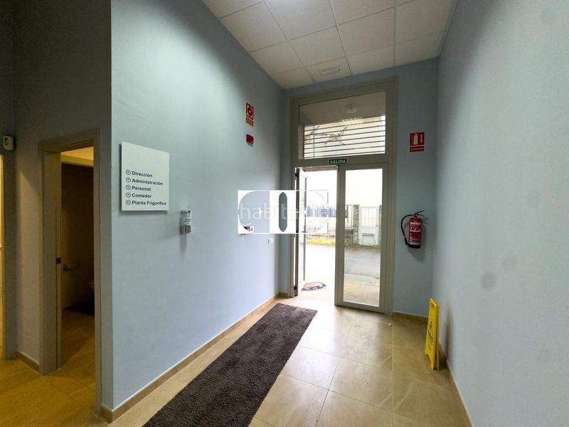 Foto ff8d9f73-7994-4c64-9284-f30c47abe9ae. Nave industrial en Tui