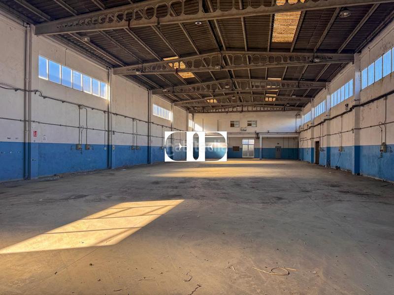 Foto 52b7944e-b49c-4442-9af4-62ff1bfc78cb. Miete fabrikhalle in Navia Vigo