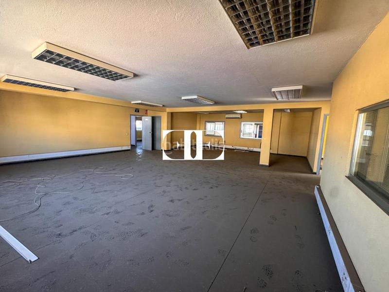 Foto fcdc19be-34d4-4ba9-b72d-859bbe5d03b8. Miete fabrikhalle in Navia Vigo