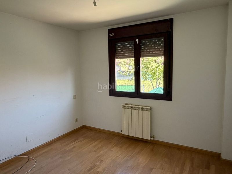 Foto 44a61ccc-8e02-4e68-bf7a-9c524f617792. Casa adossada amb aparcament a Venta de Baños