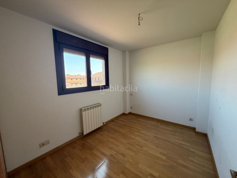 Foto b381d155-932a-4d84-9af7-465fc94d6337. Casa adossada amb aparcament a Venta de Baños
