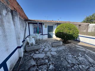 Haus  N/a. Casa con patio en peñafiel