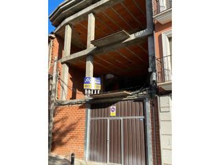 Haus in Peñafiel. Vivienda adosada en proyecto de construccion con patio