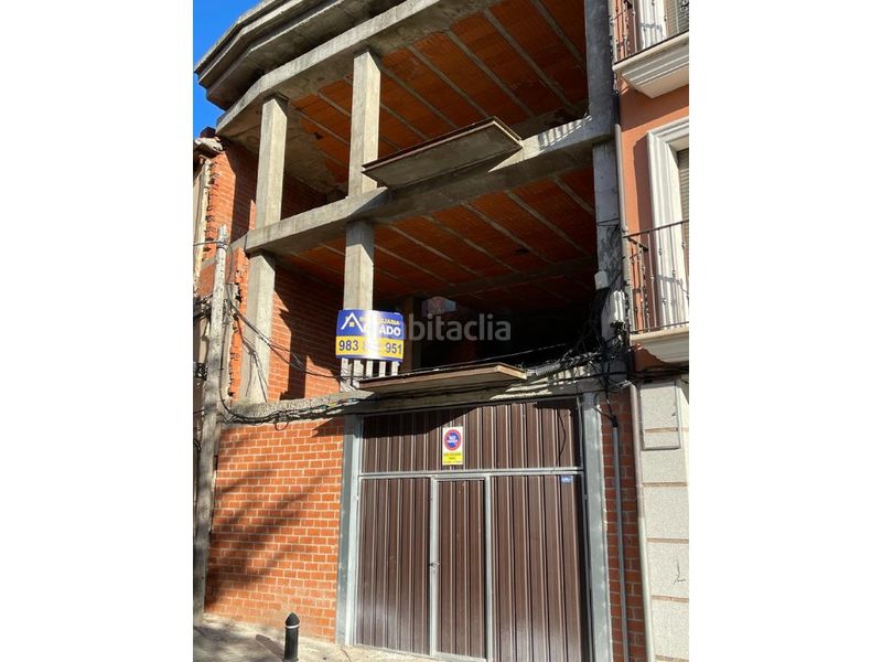 Foto b07c738c-0da8-4191-beaa-06d9e7815a4b. Casa amb aparcament a Peñafiel