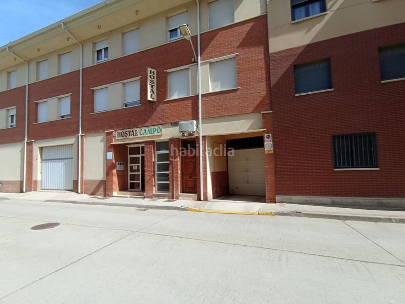 Foto bce75b0d-b1ce-4bc2-8215-be69a38b17a7. Aparcament cotxe a Peñafiel