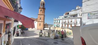 Casa a Plaza de la almijara 11. Casa para inversores en el centro de cómpeta