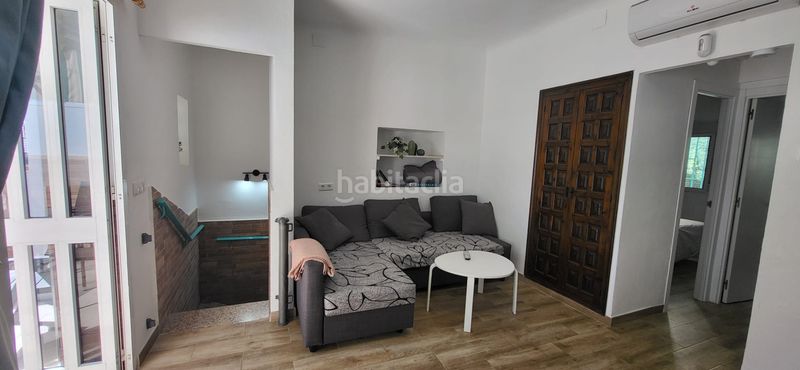 Foto e40ab56a-43de-4328-b130-773eacb3a15d. Casa adossada amb xemeneia a Benajarafe