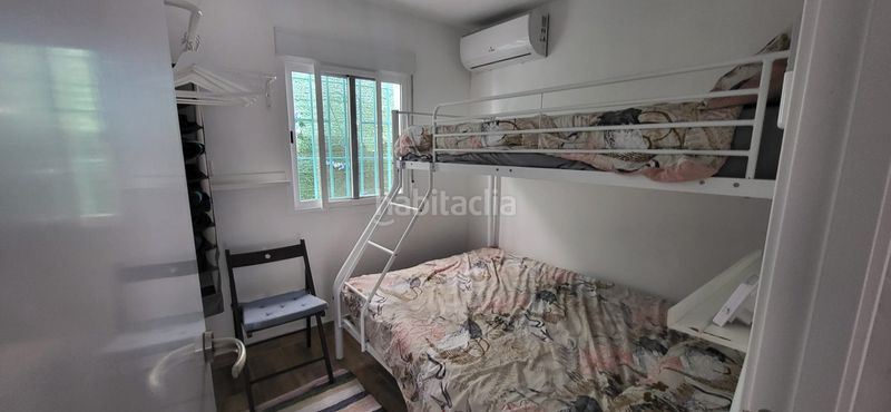 Foto ee62c12f-a751-46e8-b7ed-86f02076d24f. Casa adossada amb xemeneia a Benajarafe