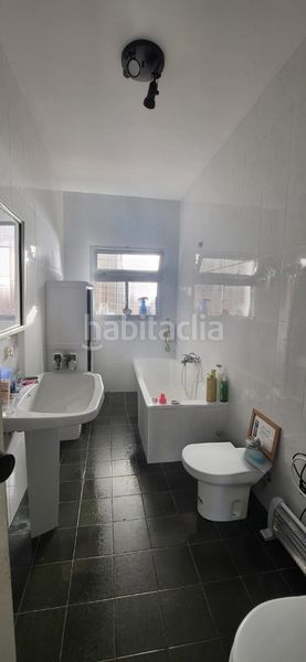 Foto f3cd1f02-9705-4452-af74-a8274b4caa6c. Casa adossada a Lagos