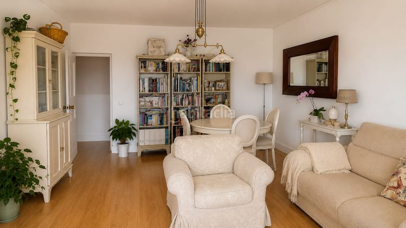 Foto f6b7252b-26d9-4e75-9cfb-4319ee2552d7. Casa adossada a Lagos
