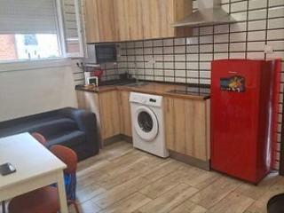 Flat  Calle de santiago cordero. Exelente piso blanta baja, exterior , reformando