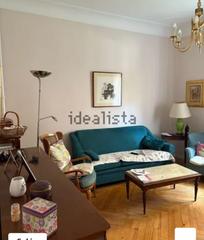 Flat  Calle de ponzano. Excelente piso para reformar , exterior muy luminoso