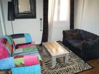 Appartement  Calle de amaniel. Exelente piso exterior luminoso  , reformado,