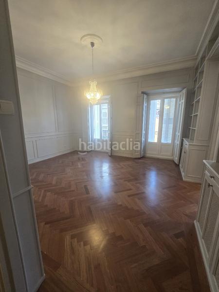 Foto 80677c47-3f1b-463a-a2ad-802ae79b028c. Rent flat with heating in Recoletos Madrid